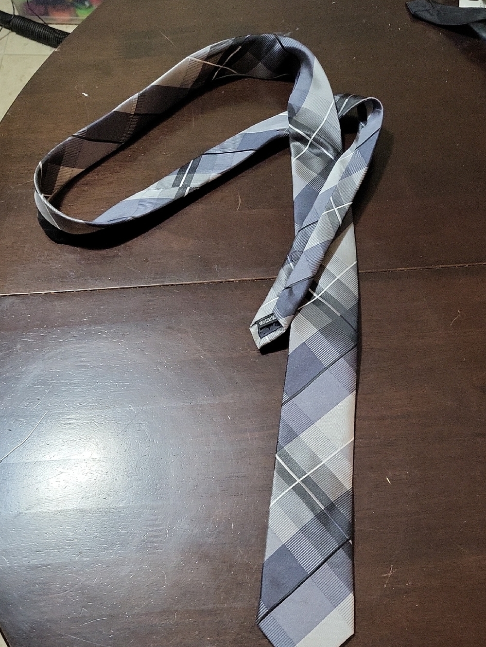 Men's Grey Plaid Dress Tie - Classic Check Pattern